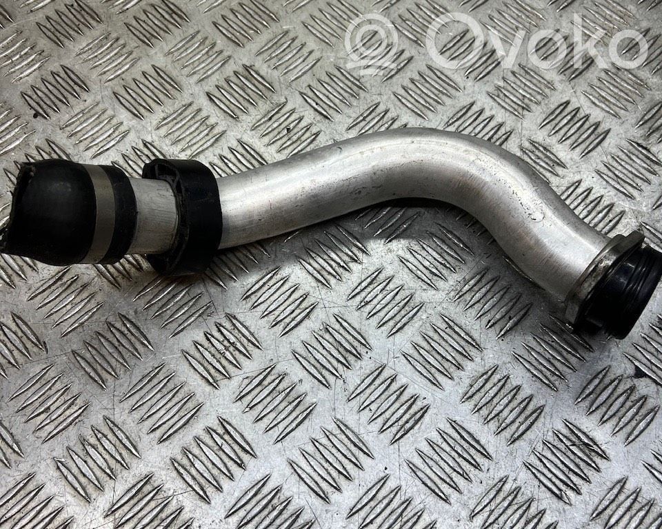 BMW 7 E65 E66 Välijäähdyttimen letku 