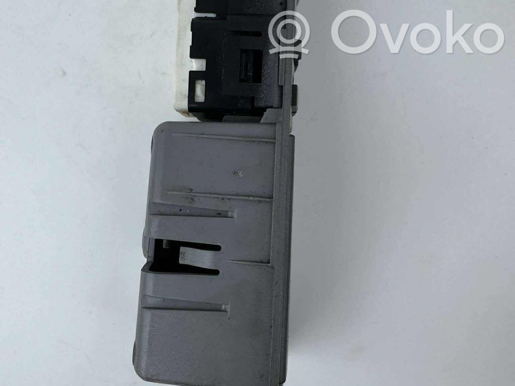 Electric window control switch   6917108