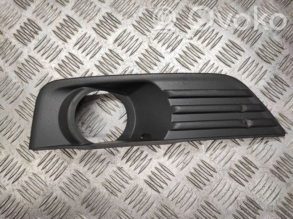 Ford Focus Etusumuvalon ritilä 