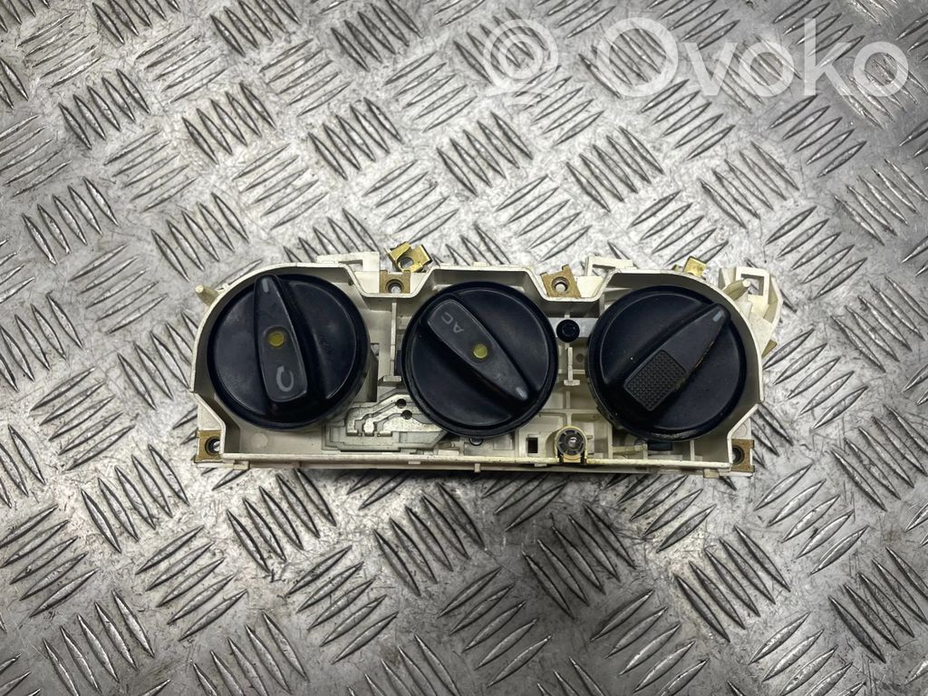 Climate control unit   95NW18D451A