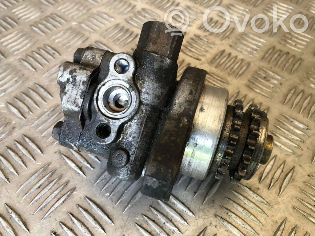 Nissan Almera Tino Power steering pump 