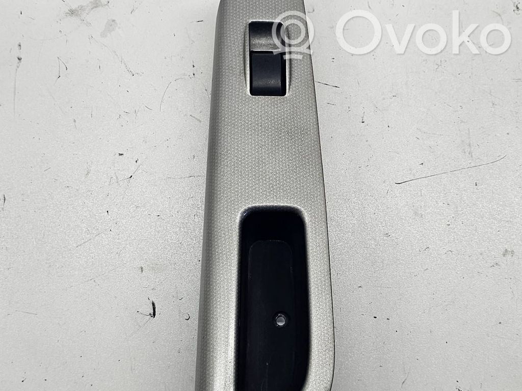 Toyota Avensis T250 Front door window switch trim 