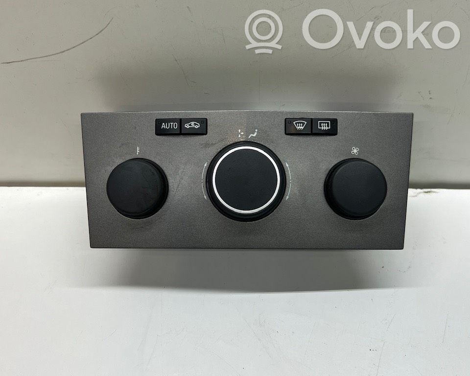 Opel Astra H Climate control unit 