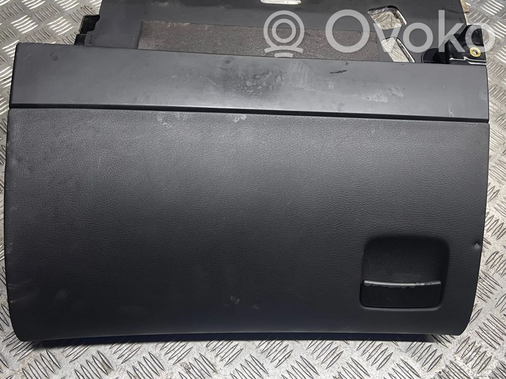 Audi A8 S8 D3 4E Guantera 