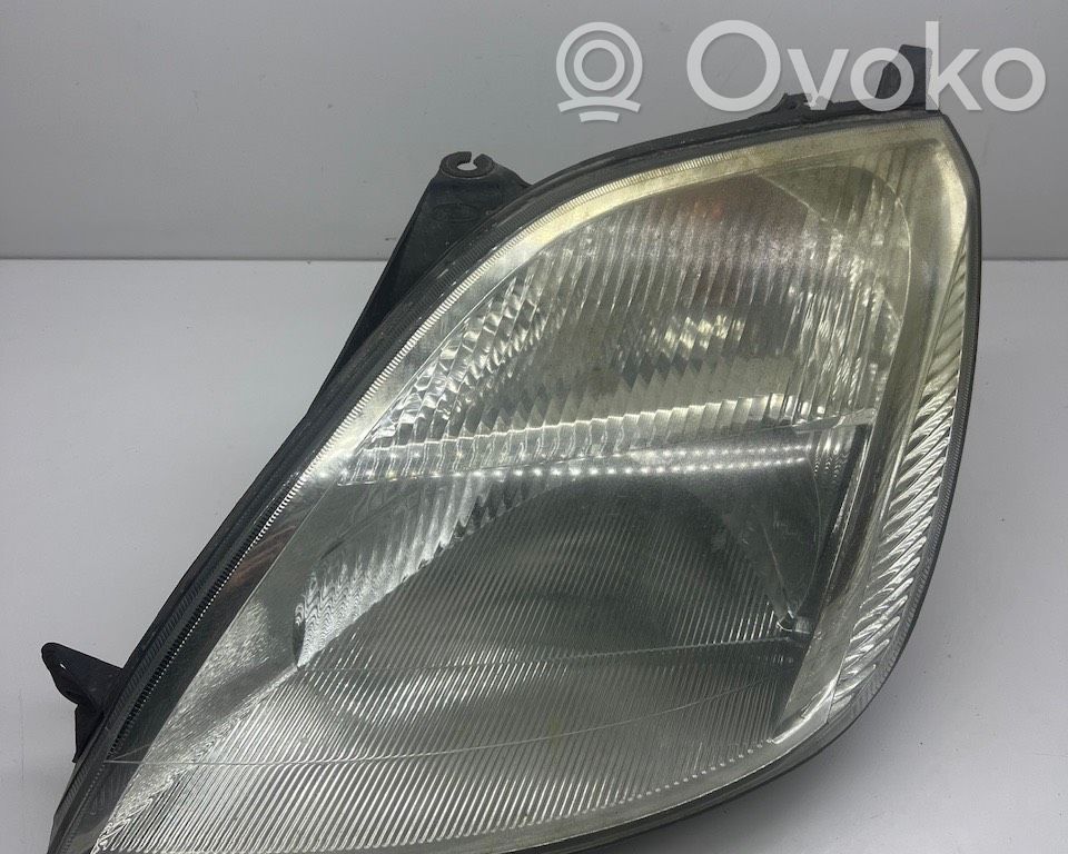 Ford Fiesta Headlight/headlamp 