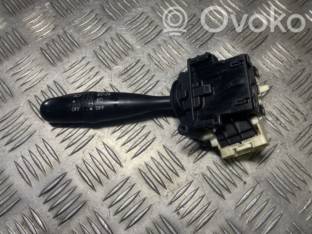 Toyota Yaris Leva indicatori 