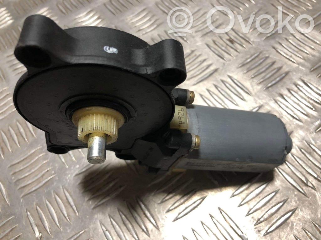 BMW 3 E46 Silnik regulatora szyby drzwi przednich 