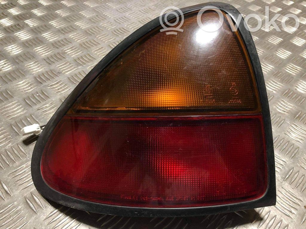 Mazda 323 Luz trasera/de freno 