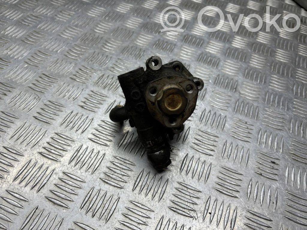 Volkswagen Golf IV Power steering pump 