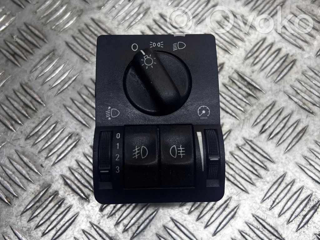 Light switch   22233