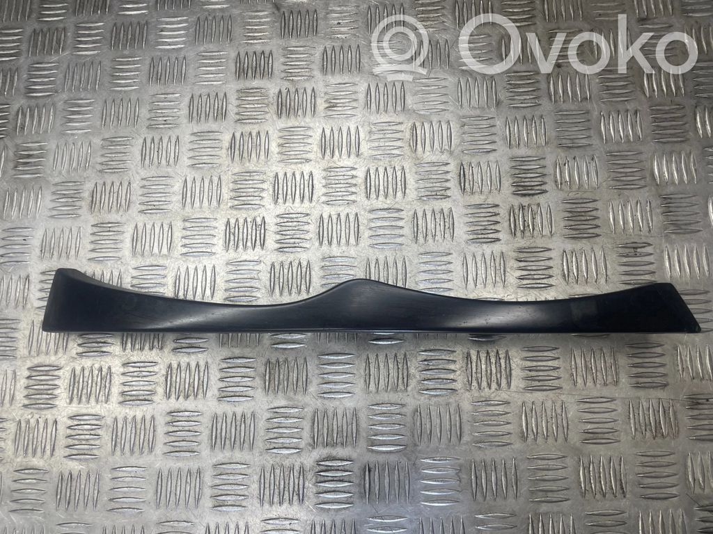 BMW 3 E46 Ajovalon valaisimen alalista 