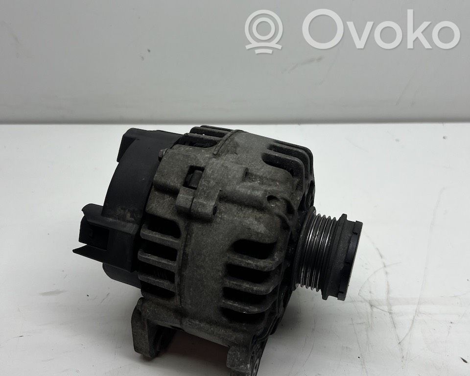Volkswagen PASSAT B5.5 Alternador 