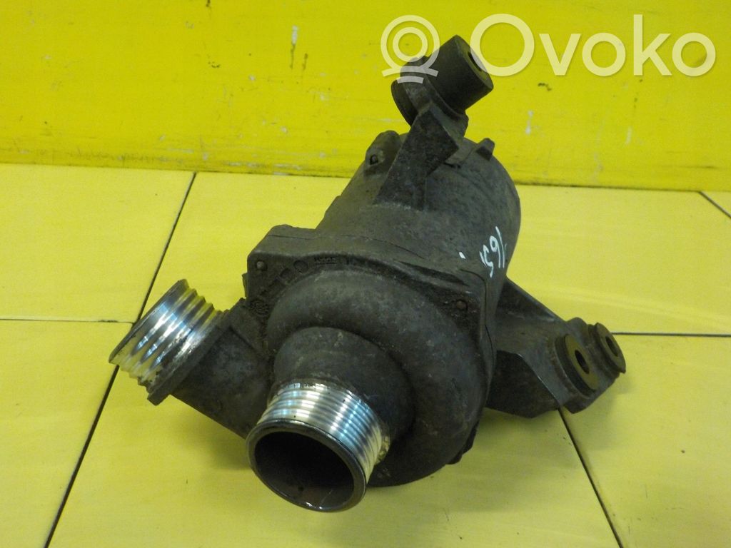 BMW 3 E90 E91 Water pump 
