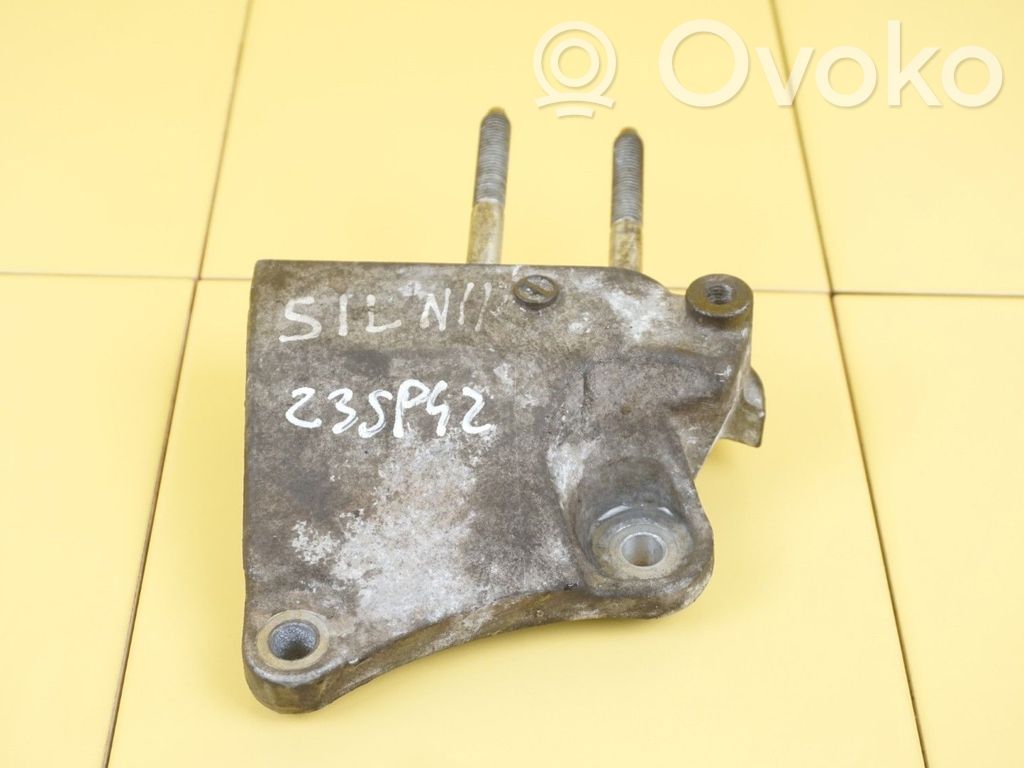 Mitsubishi Outlander Engine mounting bracket 