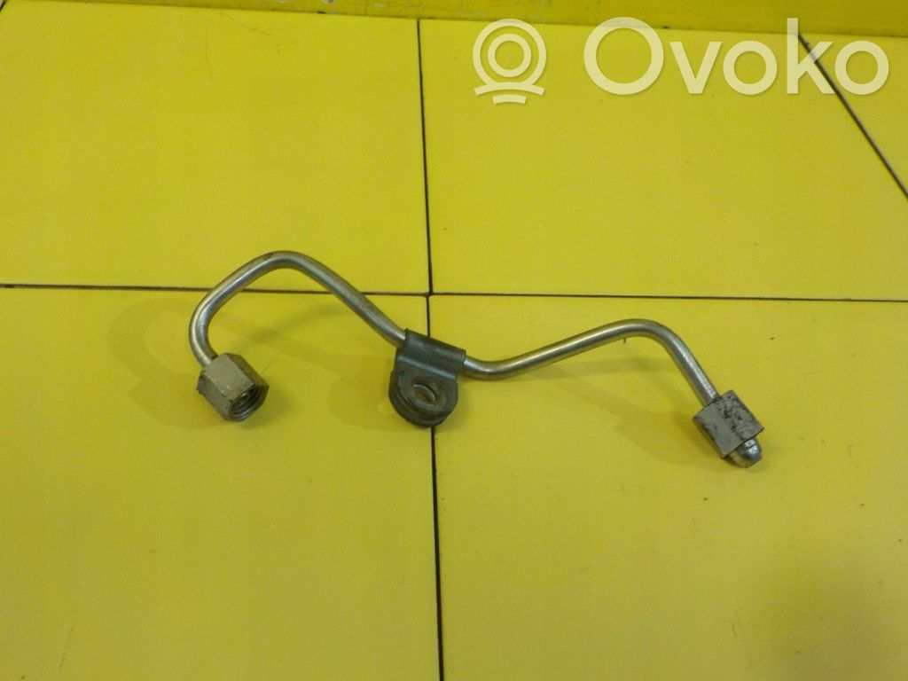Volkswagen Tiguan Fuel line pipe 