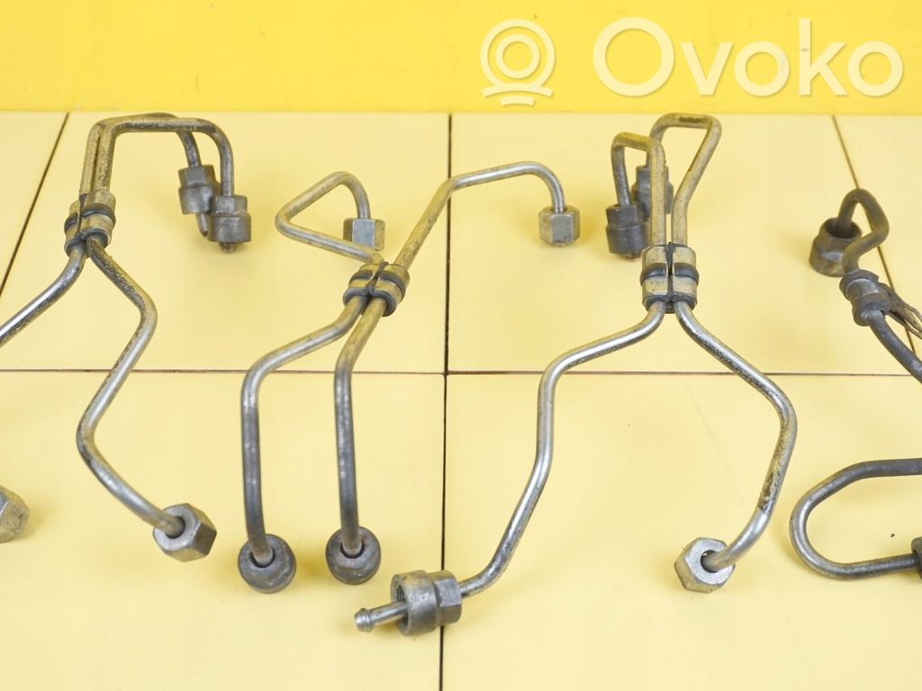 Volvo XC60 Fuel injector supply line/pipe 