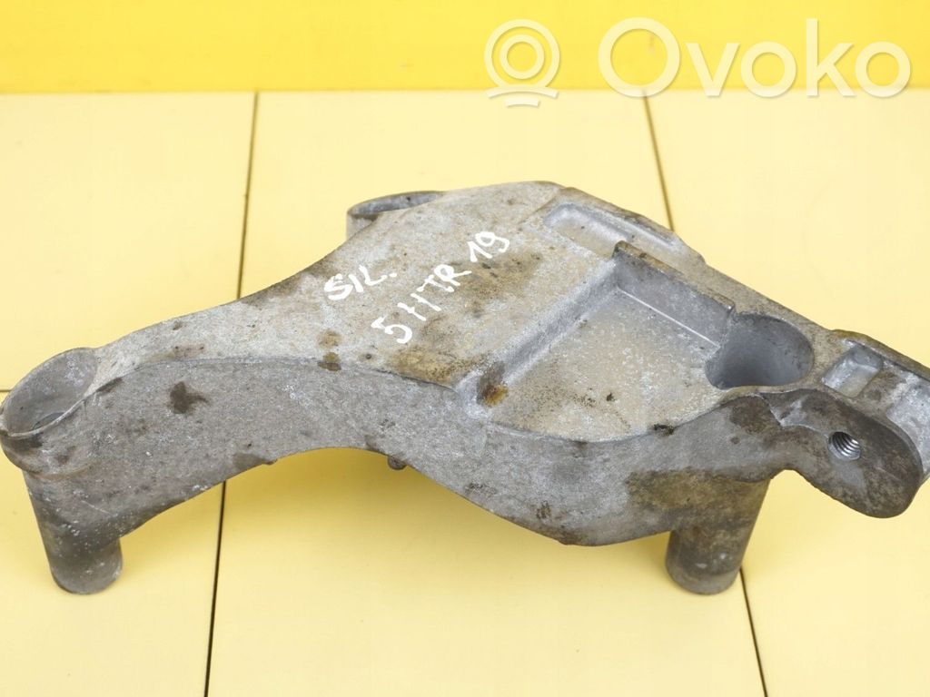 Opel Astra K Engine mounting bracket 