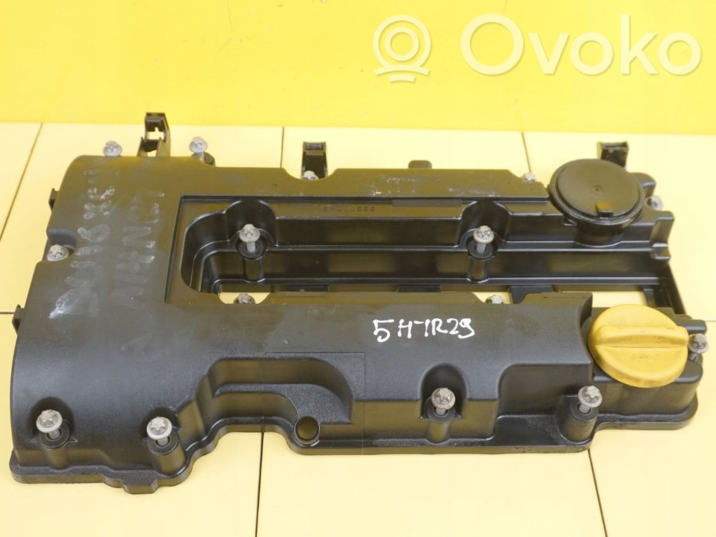 Opel Zafira C Rocker cam cover 