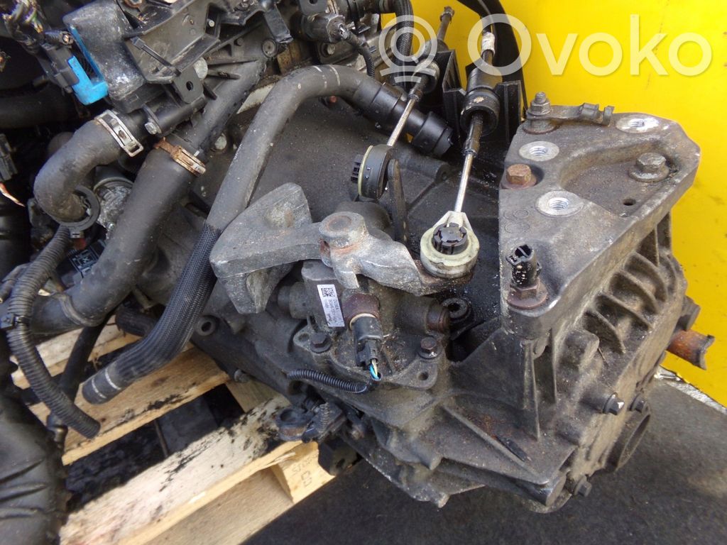 Volvo S60 Manualna 6-biegowa skrzynia biegów 