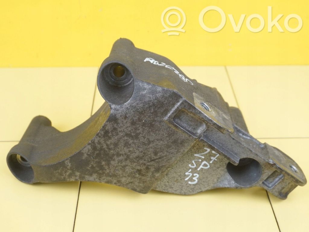 Opel Astra K Engine mounting bracket 