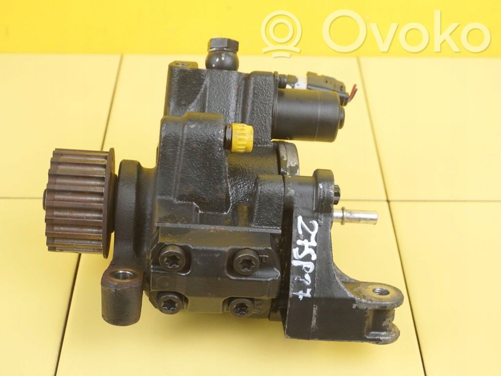 Mercedes-Benz A W176 Polttoaineen ruiskutuksen suurpainepumppu 