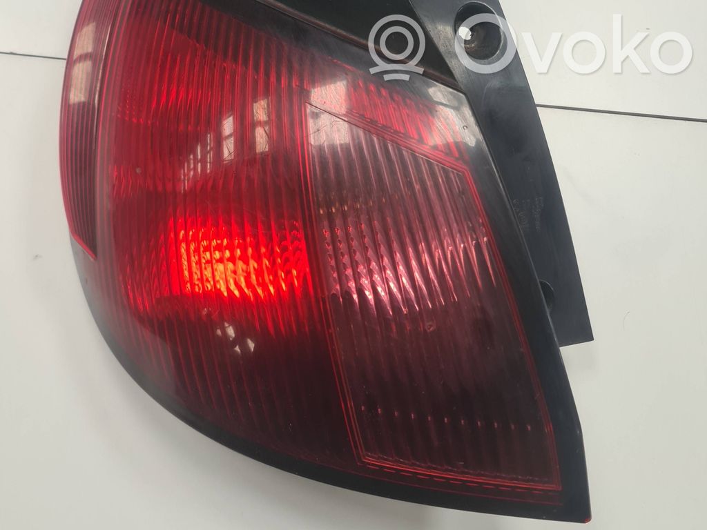 Mitsubishi Colt Luci posteriori 