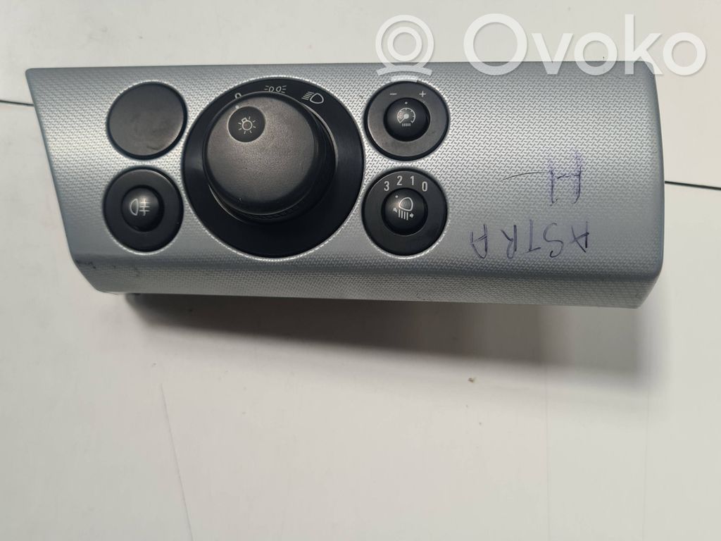 Opel Astra H Šviesų jungtukas 