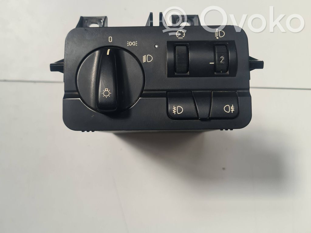Light switch   6907947,0075558,086480061