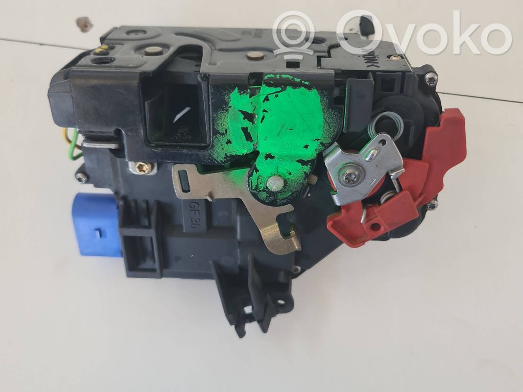 Serrure de porte avant   3D1837015