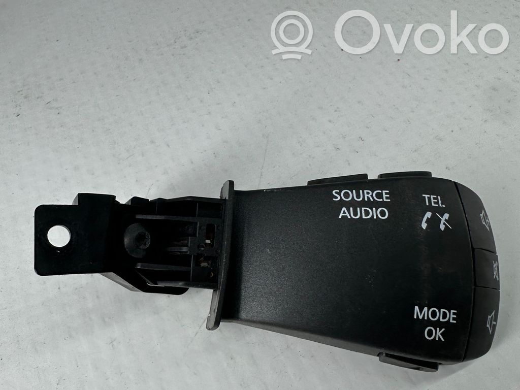 Dacia Duster Head unit multimedia control 