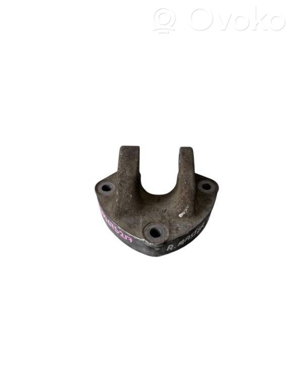 Engine mounting bracket   8200675217