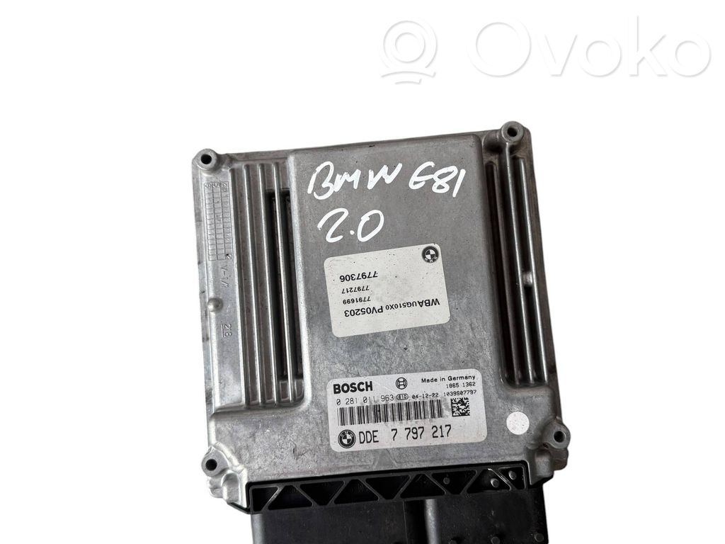 BMW 1 E81 E87 Engine control unit/module 