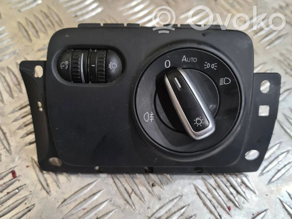 Volkswagen Golf VI Light switch 