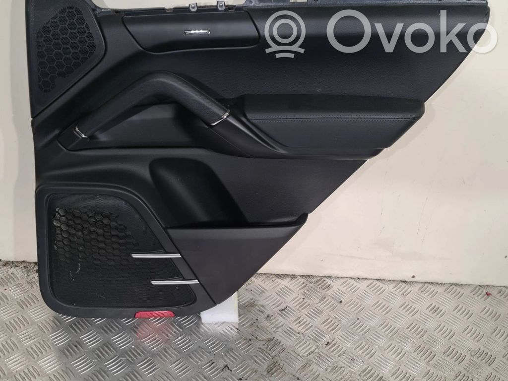 Boczki / Poszycie drzwi tylnych   7P5867212
