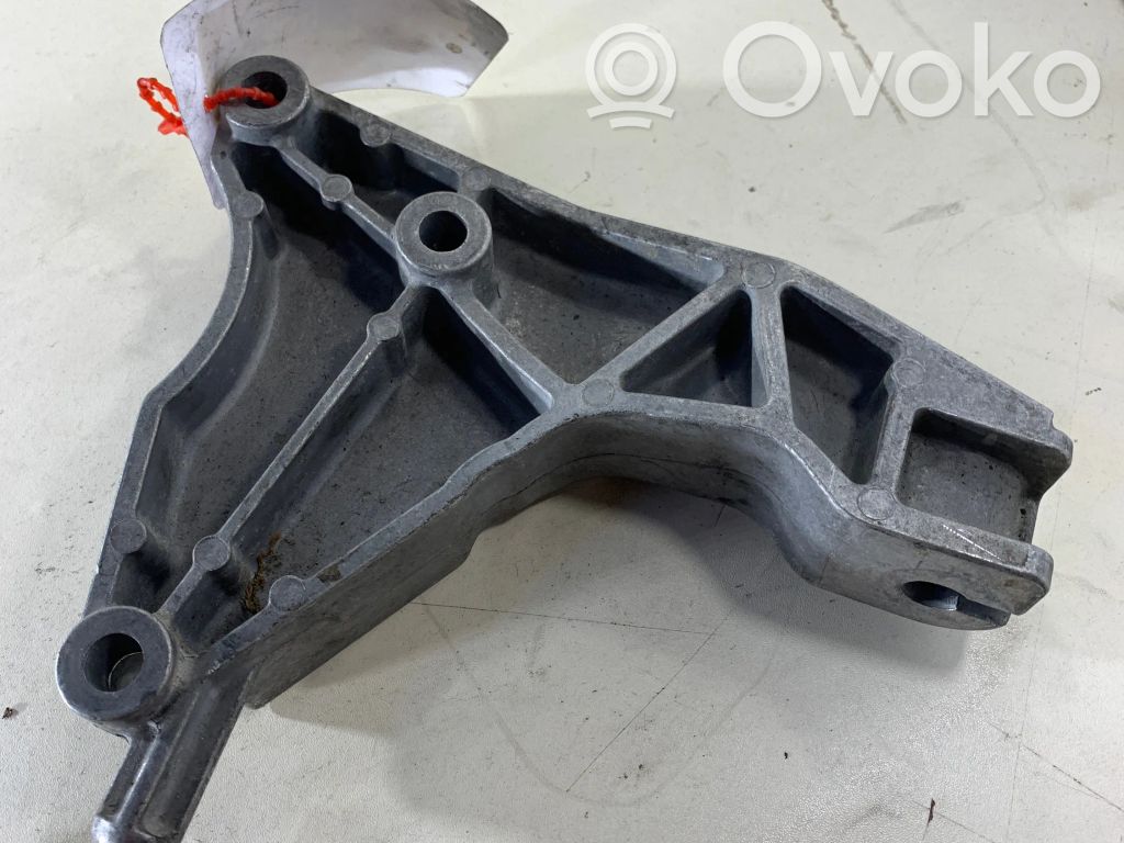 Opel Astra H Engine mounting bracket 