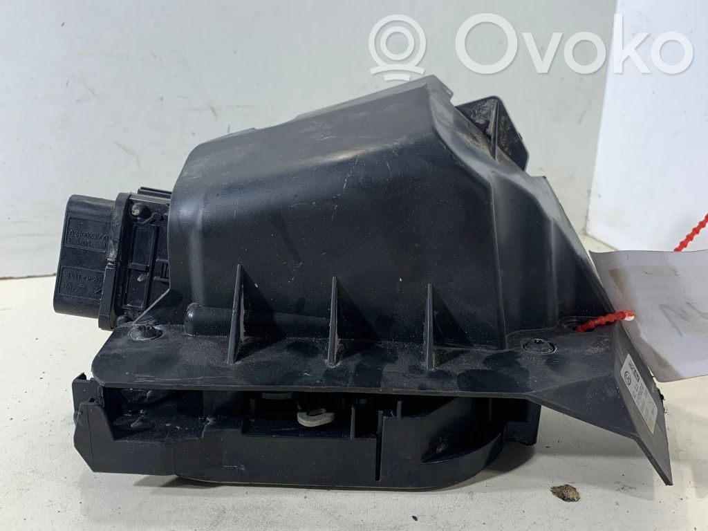 Ford B-MAX Takaoven lukko 