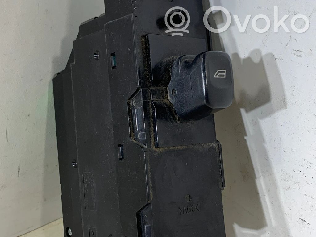 Volvo S60 Electric window control switch 