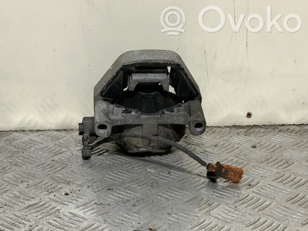 Audi A7 S7 4G Engine mount bracket 