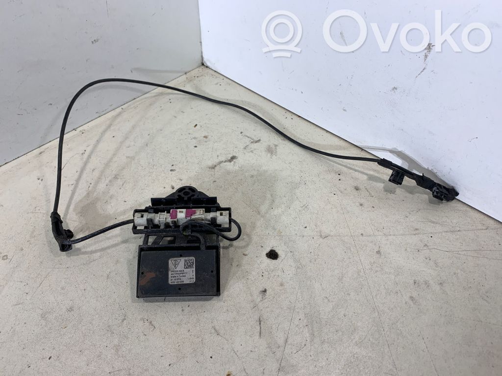 Porsche Cayenne (92A) Antenos stiprintuvas 