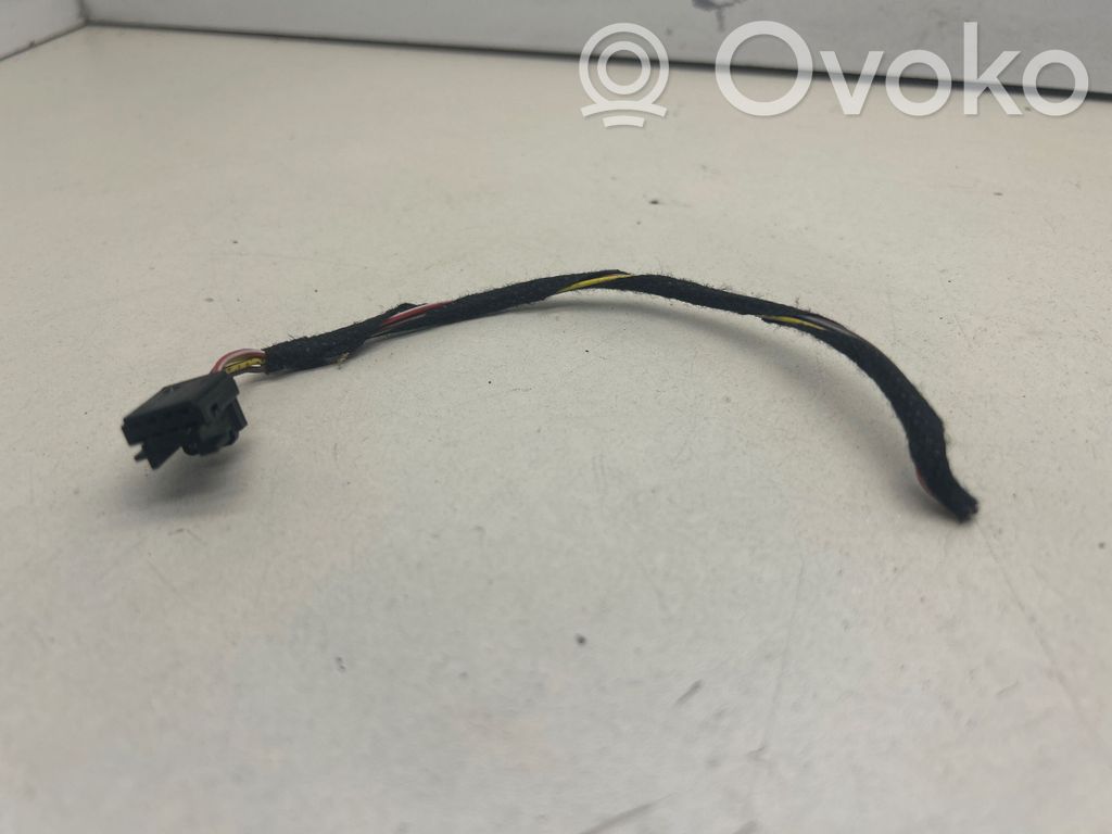 BMW 2 F46 Muu johtosarja 