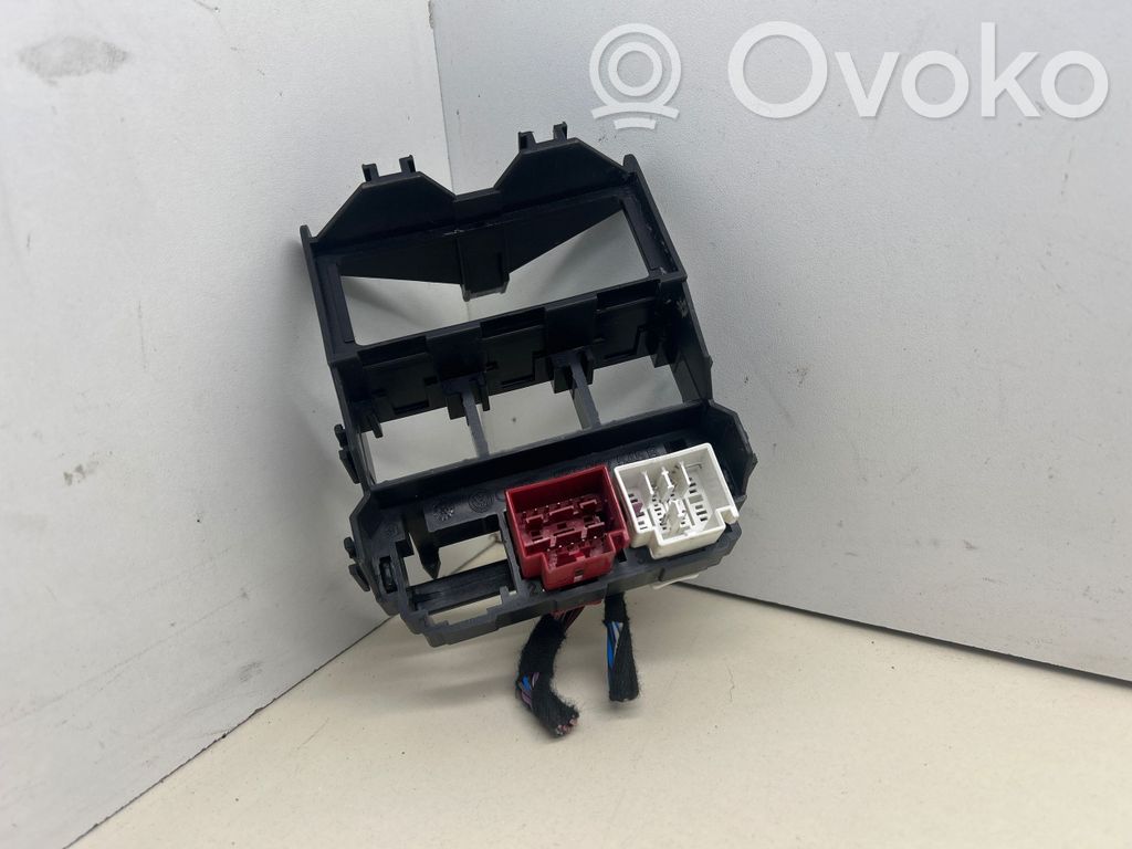 Porsche Macan (95B) Fuse module 