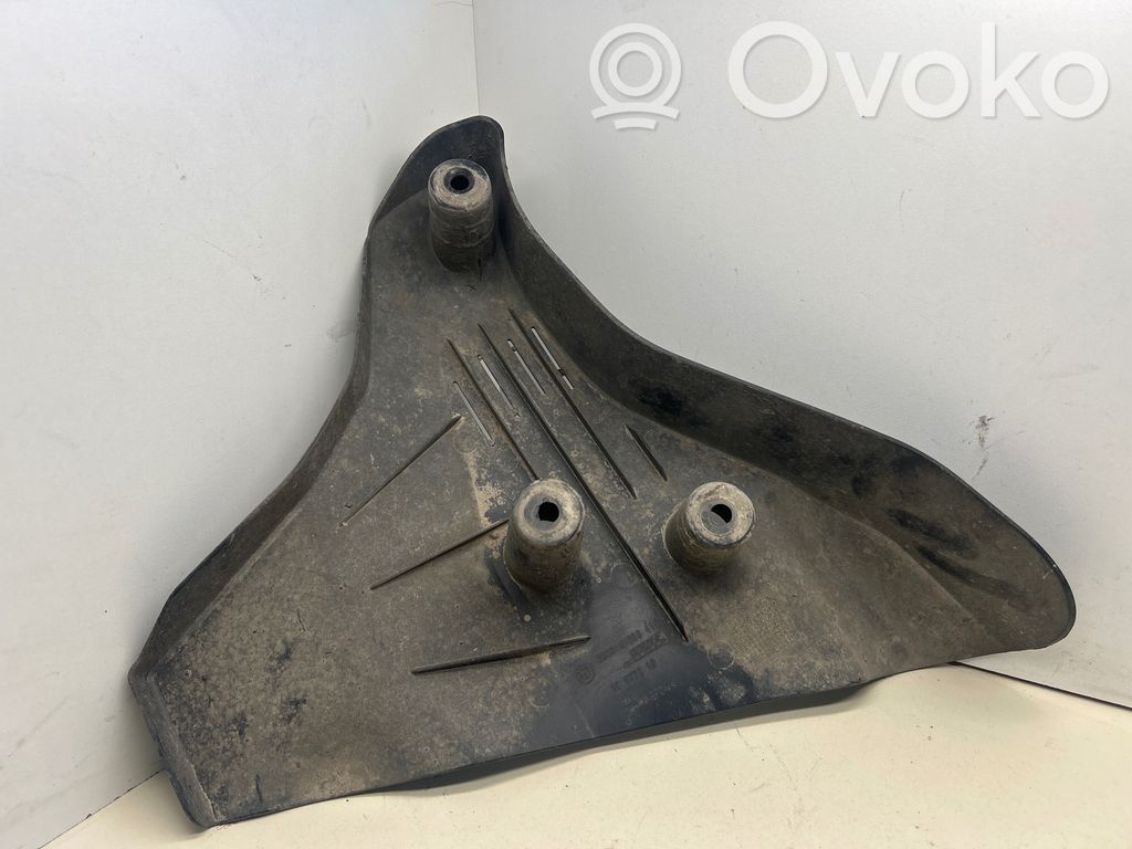 BMW 2 F46 Osłona tylna podwozia 