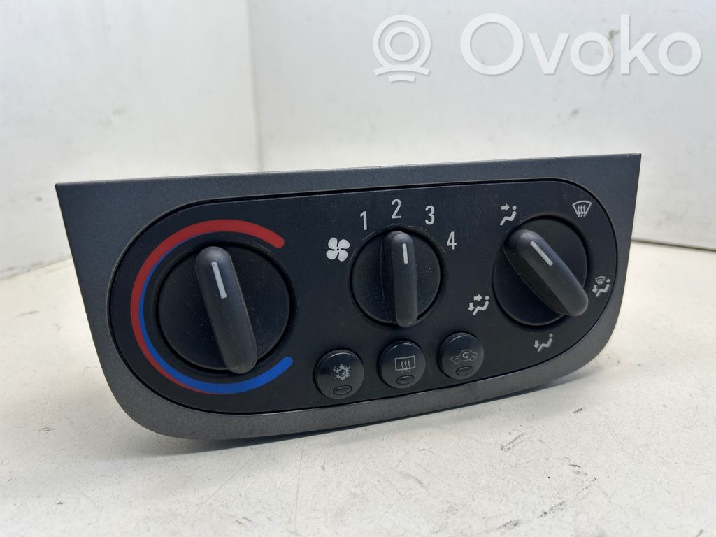 Opel Corsa C Climate control unit 