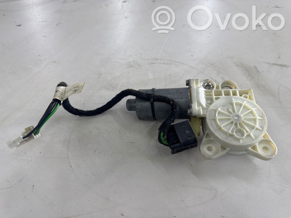 Mercedes-Benz E W211 Front door window regulator motor 