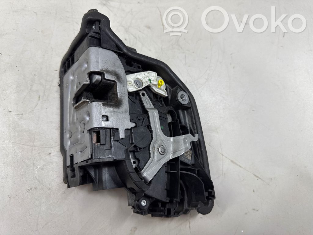 BMW X1 F48 F49 Priekinė durų spyna 