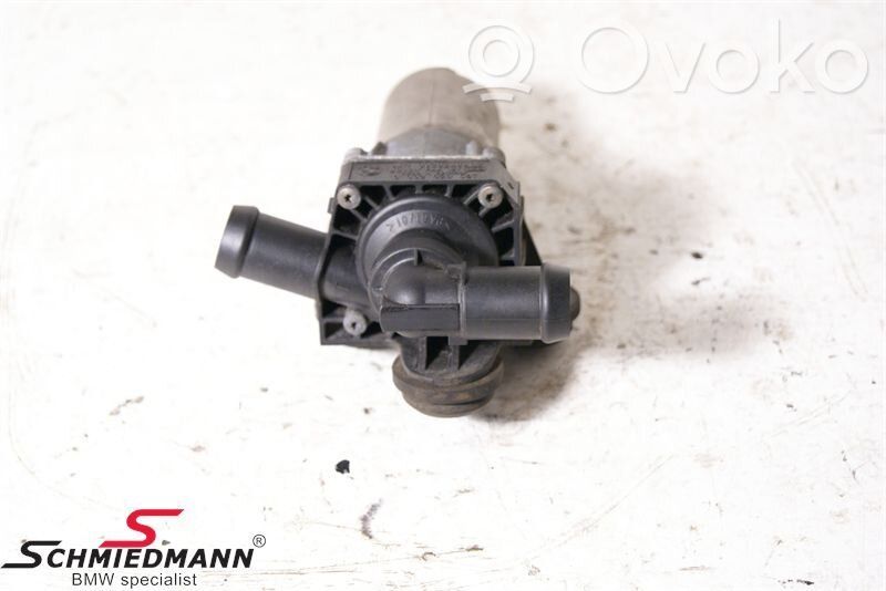 Water pump   64116928246