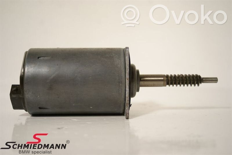 BMW 5 E60 E61 Muu moottoritilan osa 