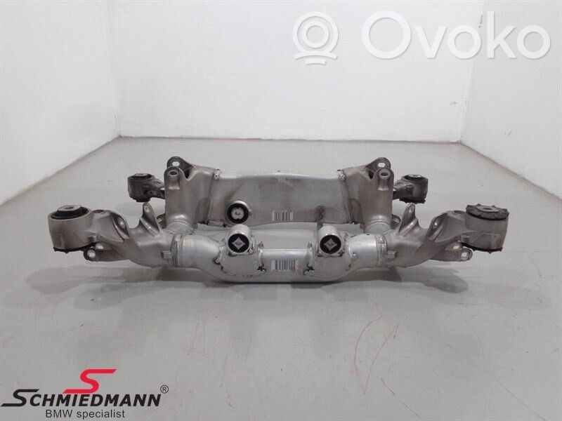 BMW 6 E63 E64 Galinis traversas 