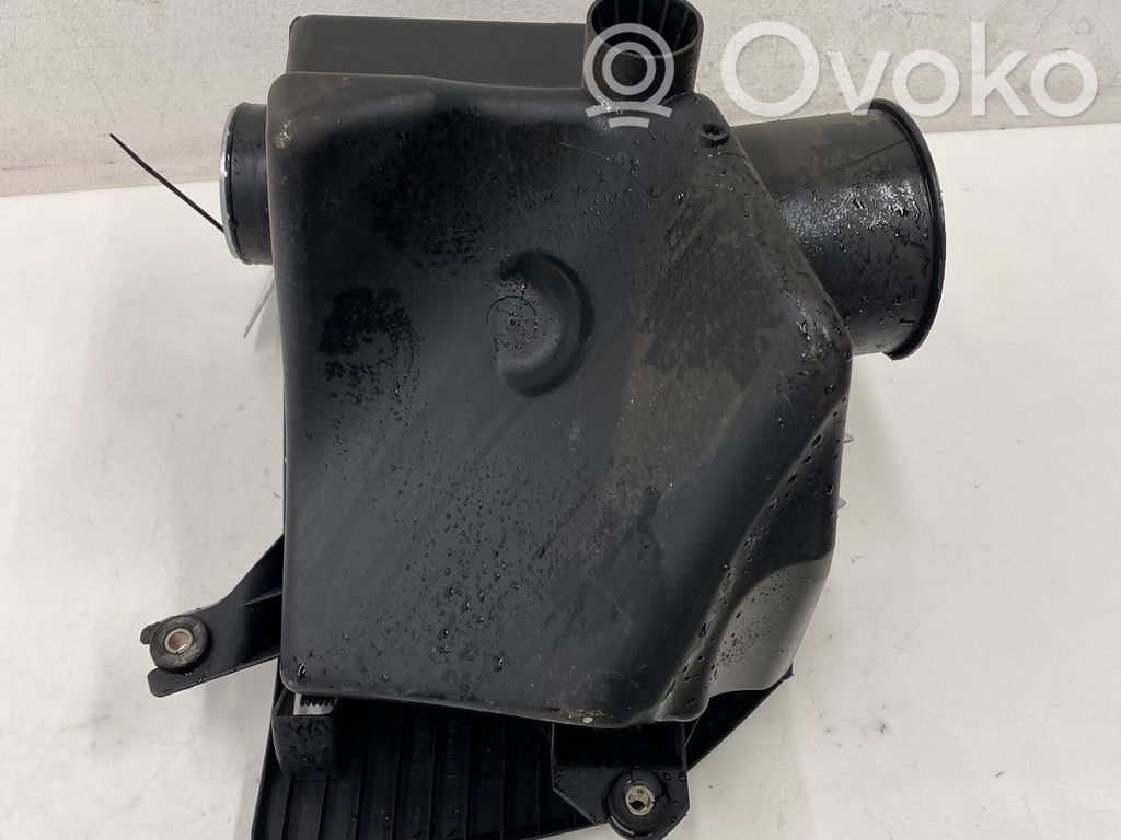BMW 5 E60 E61 Air filter box 