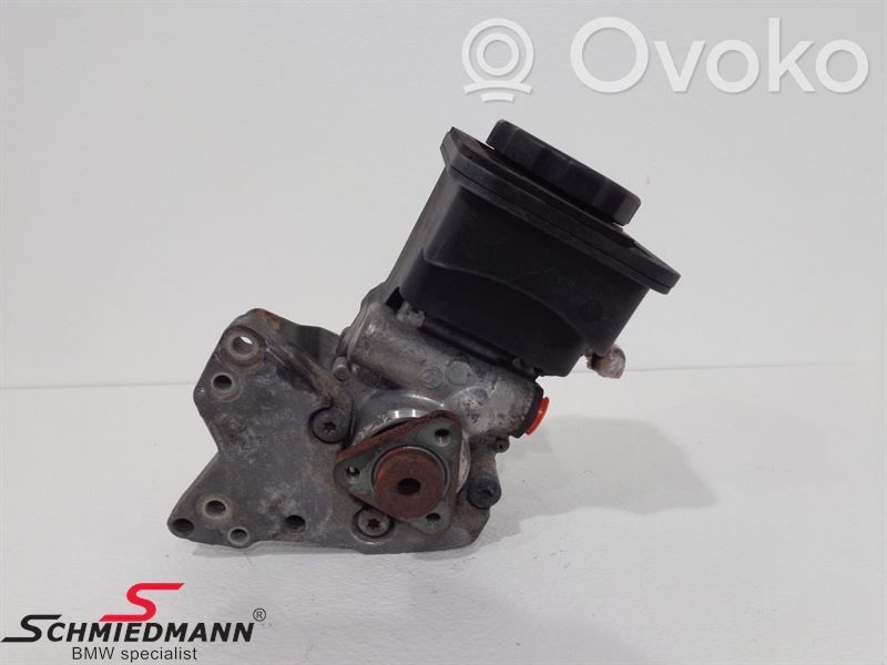 Ohjaustehostimen pumppu   32416757465